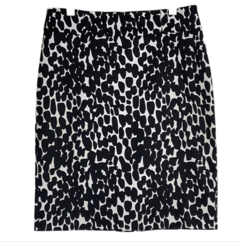 Le Chateau Black and White Pencil Skirt, Made In Canada - Size 5/6